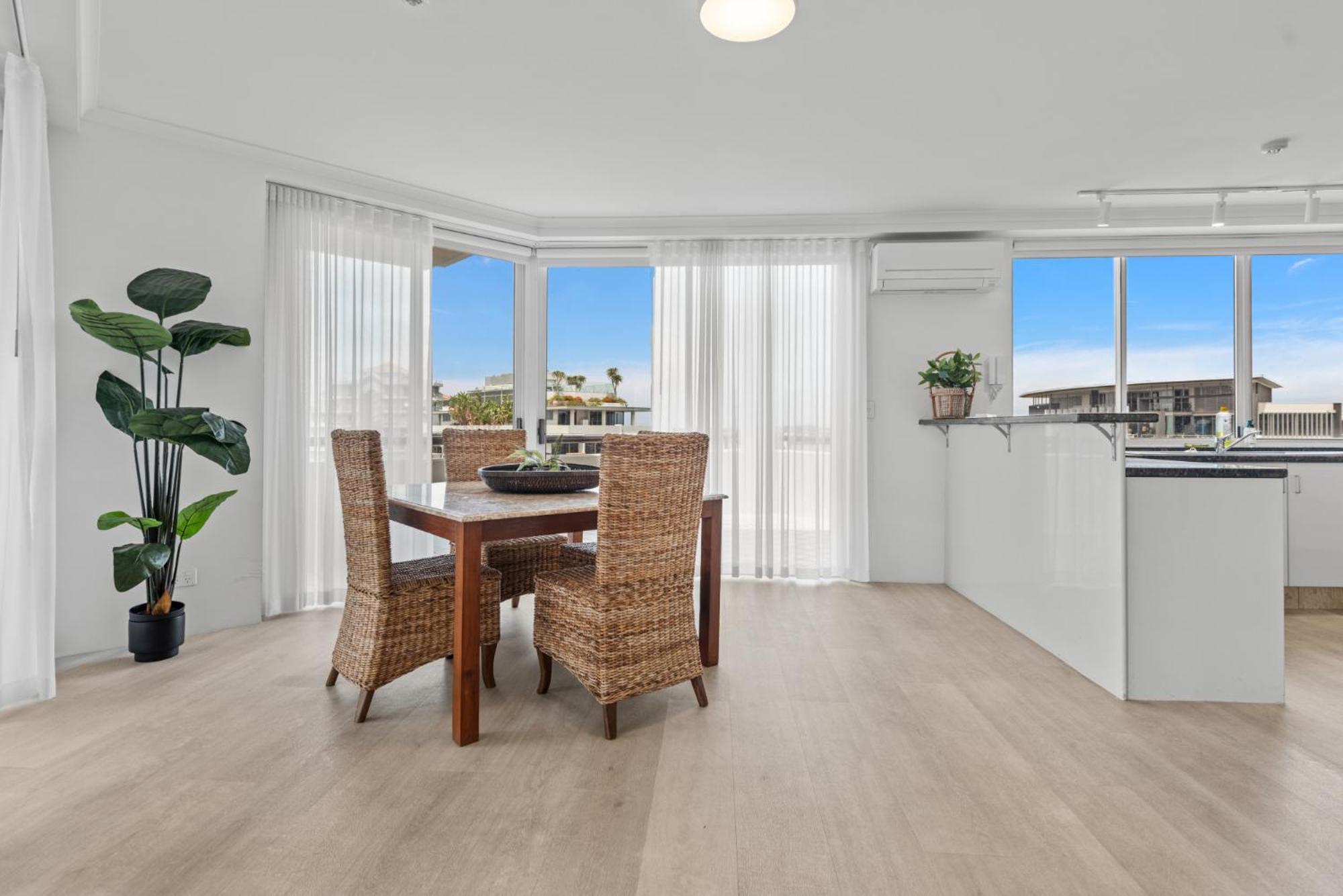 Apartamento Lavish 3-Bed With Wraparound Balcony And Pool Brisbane Exterior foto